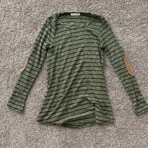 Cute long sleeve with shoulder patches